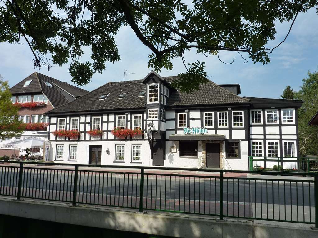 Akzent Hotel Zur Wasserburg - Hotel Garni Bed & Breakfast Harpstedt Exterior foto